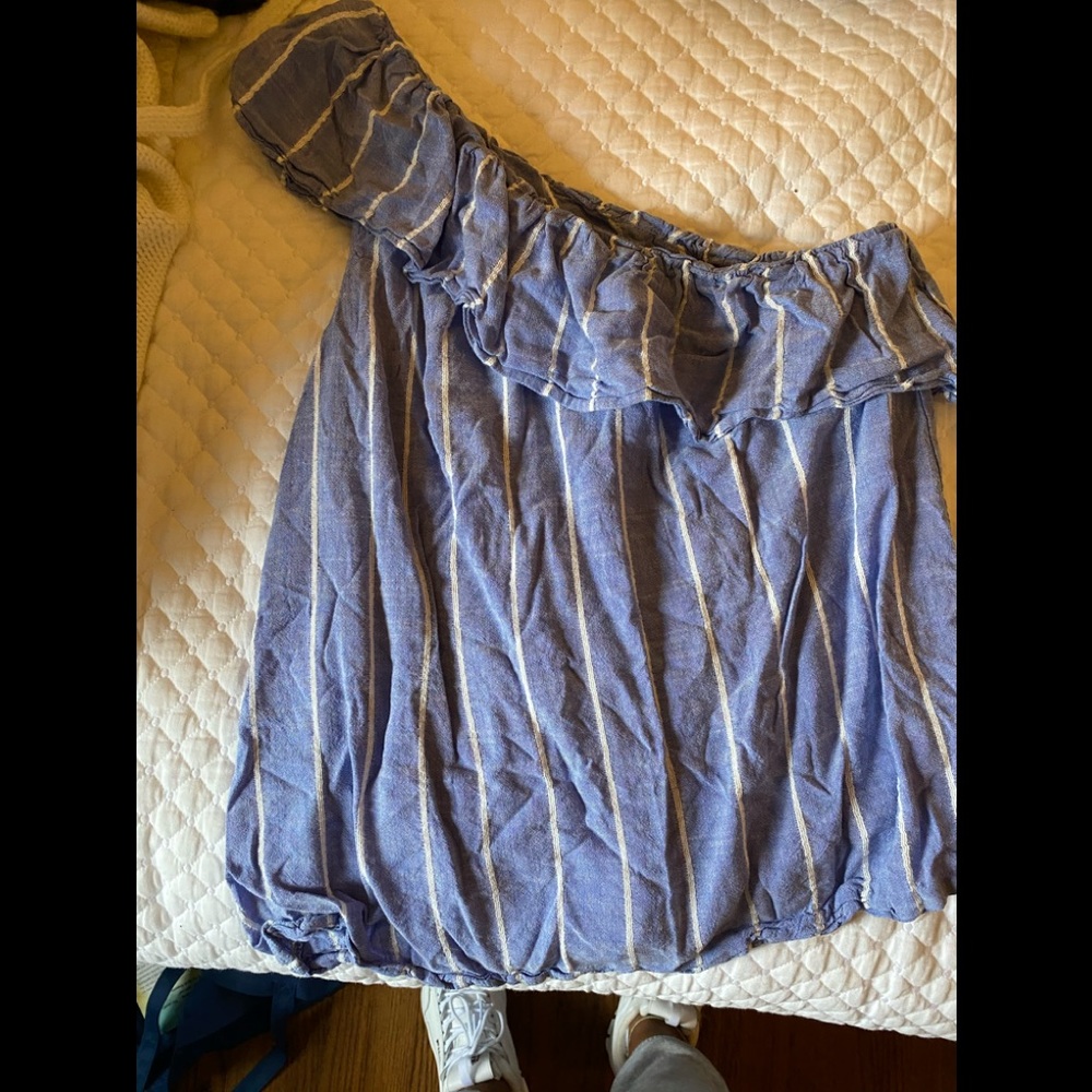 One shoulder stripped top